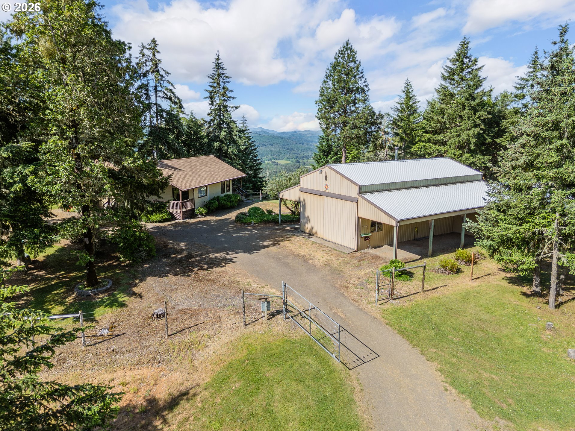 864 LARKSPUR LN, Oakland, OR 97462