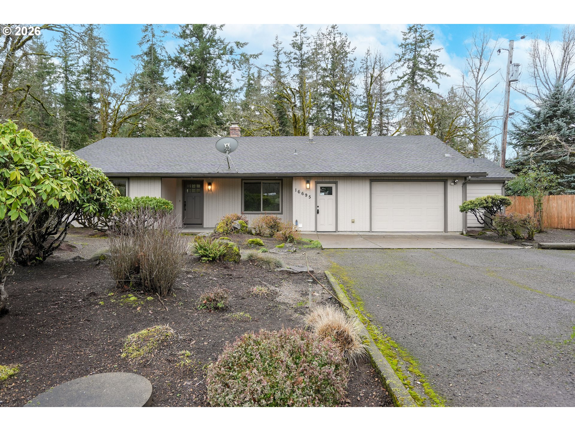 16695 DANCING FOX LN, Silverton, OR 97381