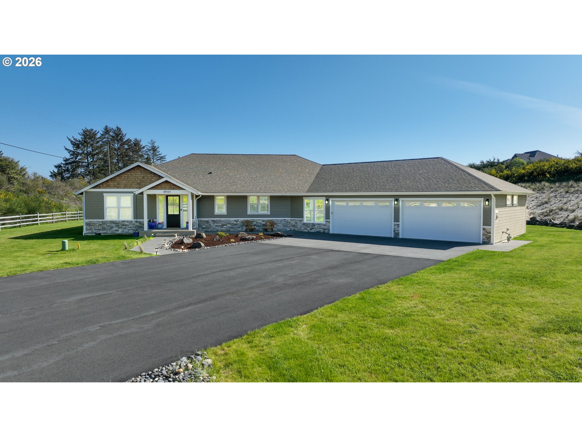 89120 ARROWHEAD RD, Warrenton, OR 97146