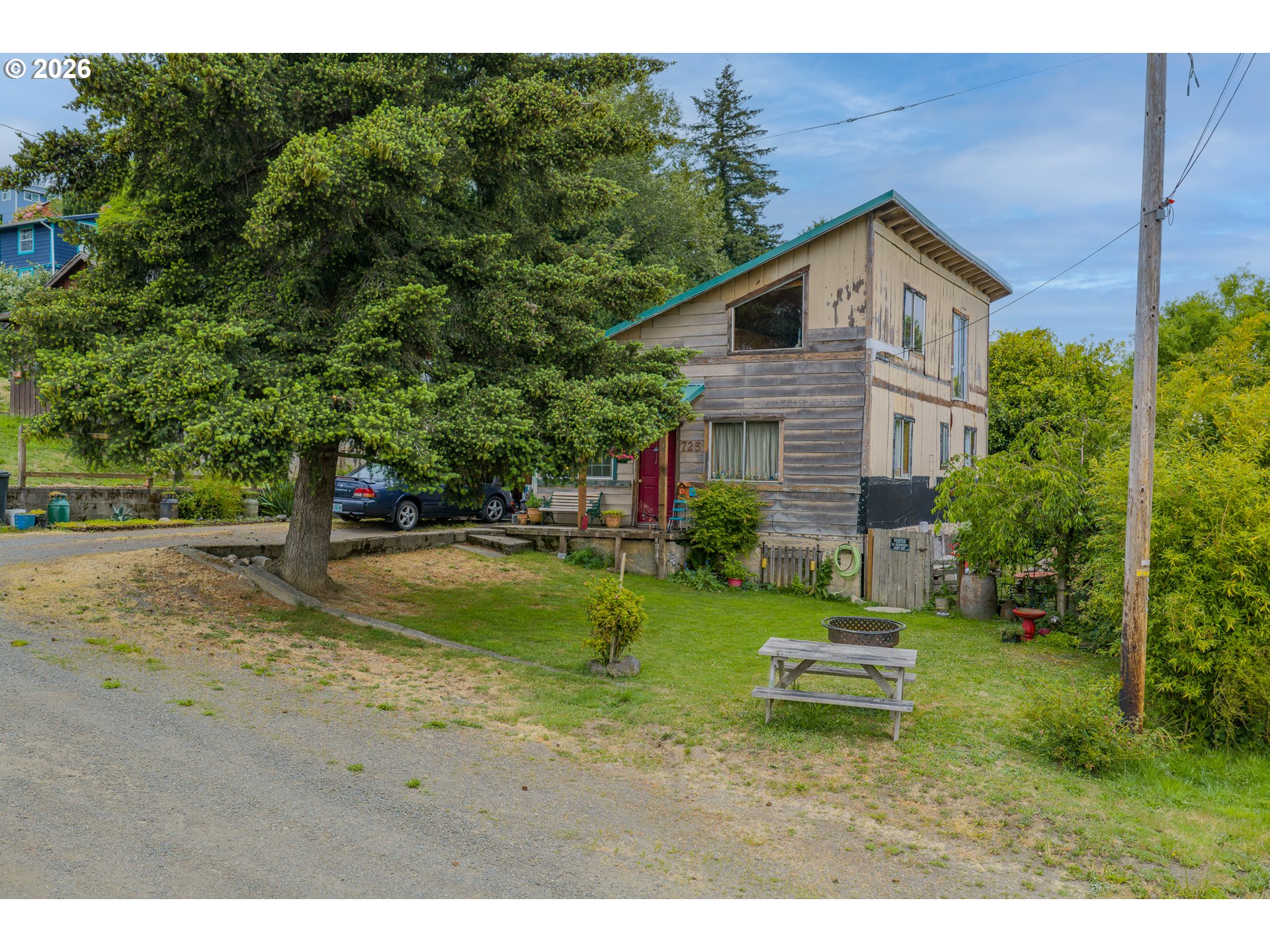 725 B ST, MyrtlePoint, OR 97458