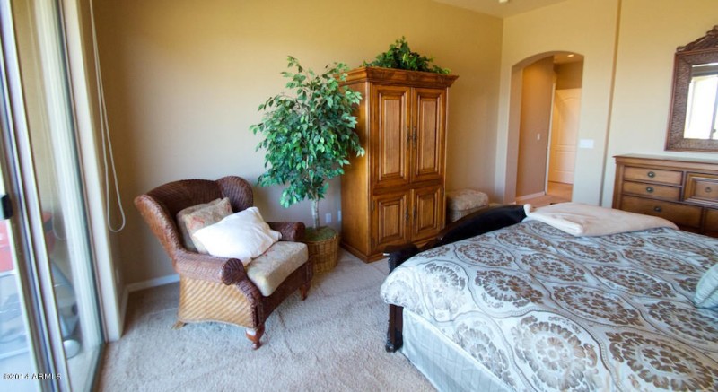 MASTER BDRM SITTING AREA