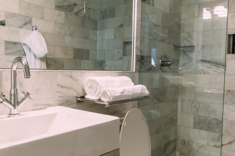 2BBF480D-FF19-4AB0-9013-7683F19CDB3B