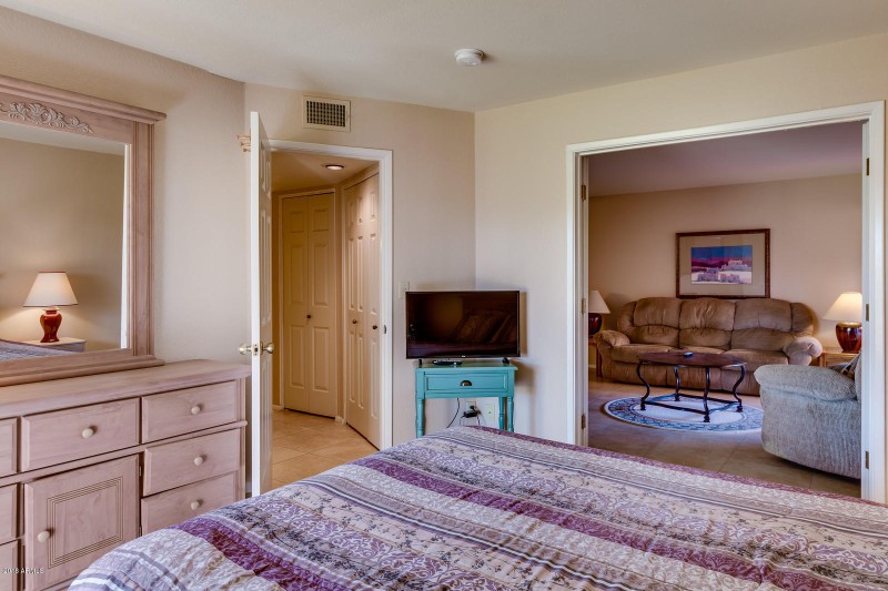 22_12212_N_Paradise_Village_Pkwy_022_mls