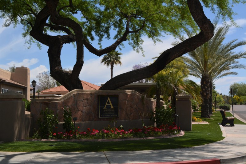 Aventura Entrance
