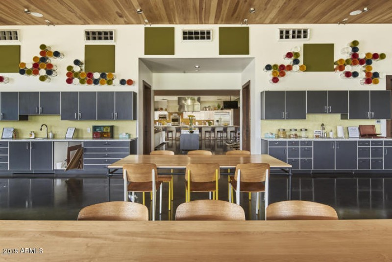 16-ART ROOM AT THE MITA CLUB