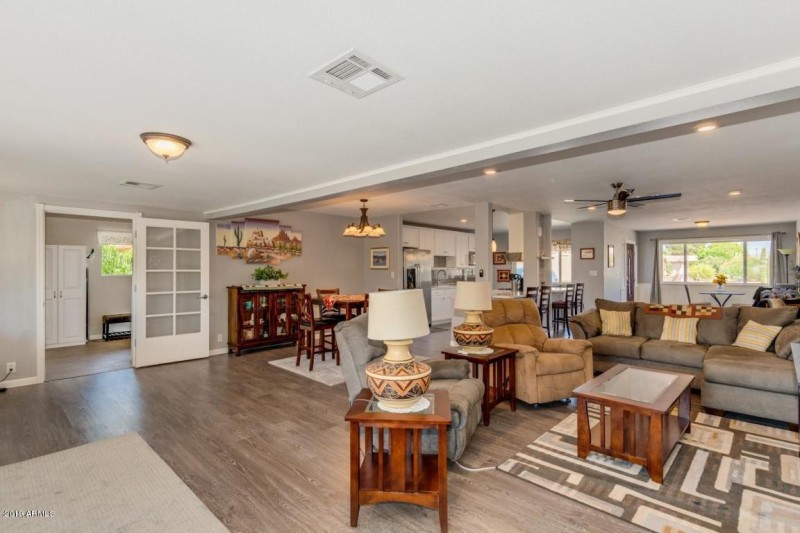 Pueblo living rm to kitchen