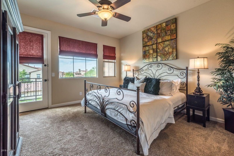 Encore - master bedroom