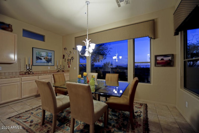 Dining room - Raindance