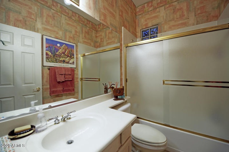 Guest bathroom - Raindance