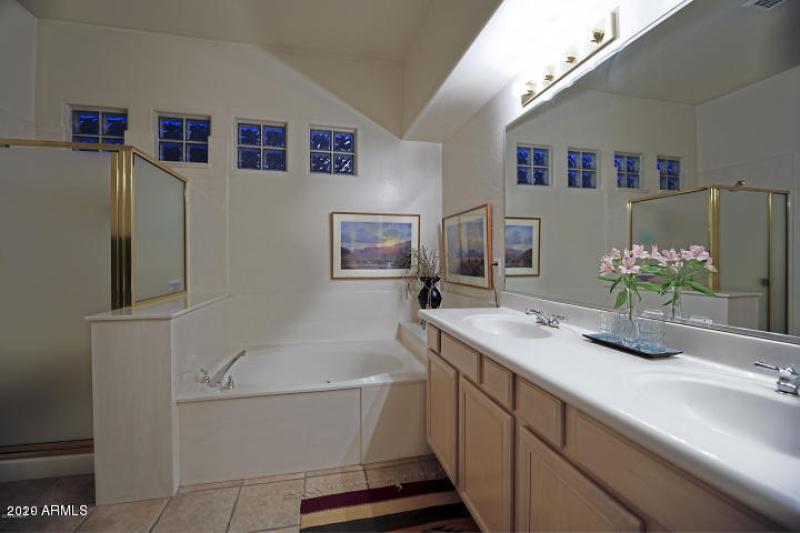 Master bathroom - Raindance