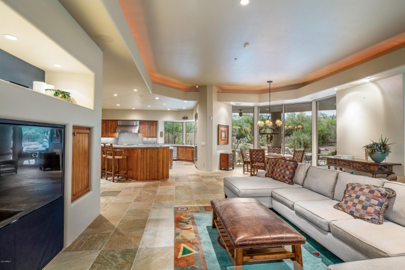 018_Family To Kitchen