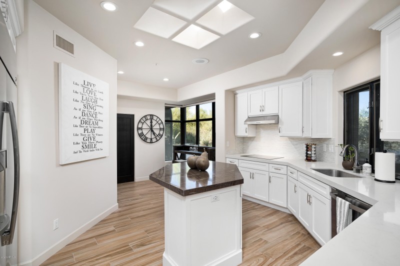 10071EGraythornDr-10