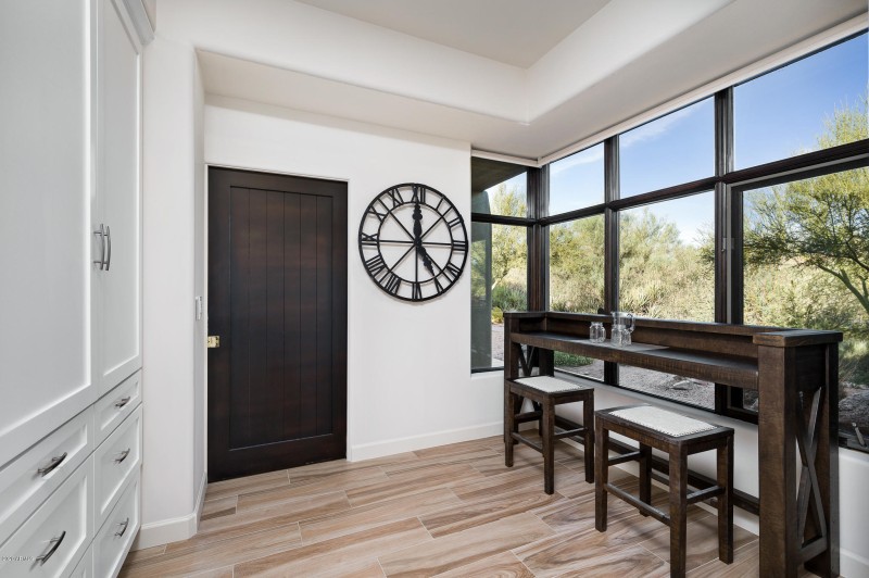 10071EGraythornDr-13