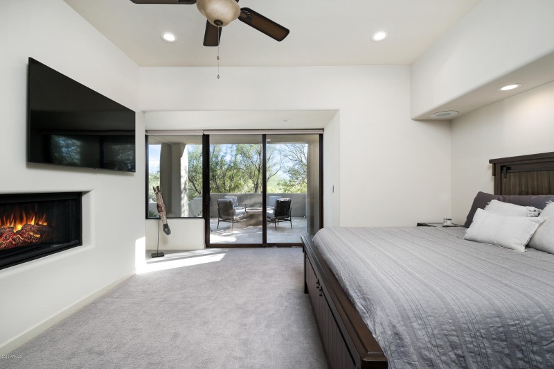 10071EGraythornDr-14