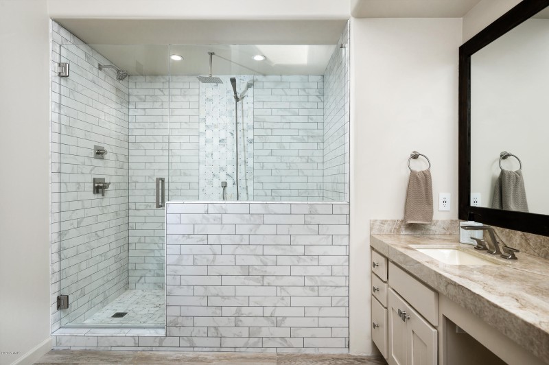 10071EGraythornDr-17