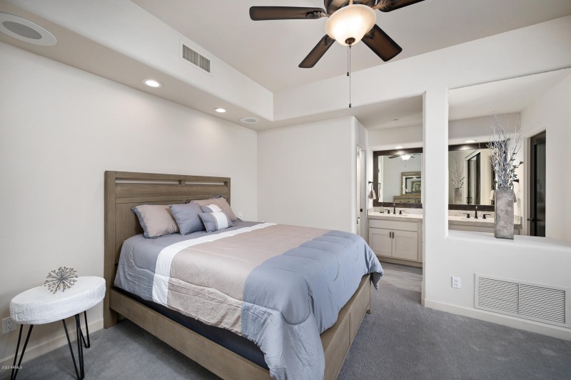 10071EGraythornDr-21