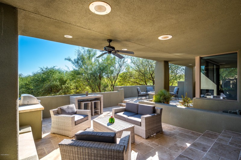 10071EGraythornDr-24