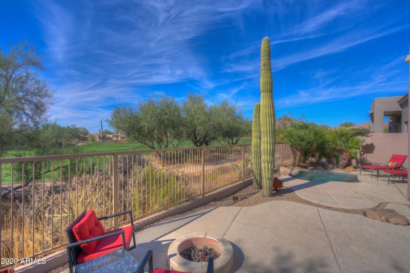 Private Setting Along