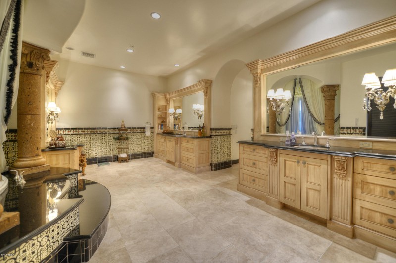 MASTER SUITE BATHROOM IS ULTRA LUXURIOUS