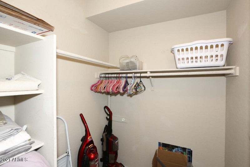 Guest Bedroom-Closet