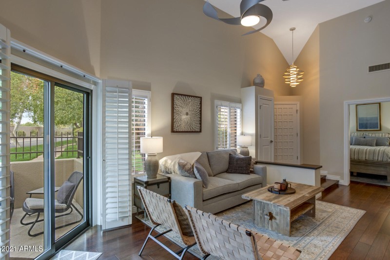 Living Room to Entry