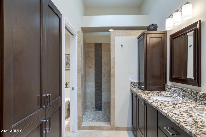 Main Suite Walk In Shower