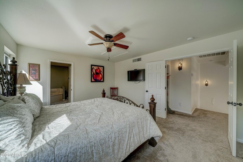 MASTER BEDROOM ENSUITE