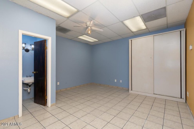 Suite 105 (1) L