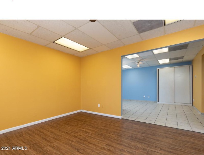 Suite 105 (3) L