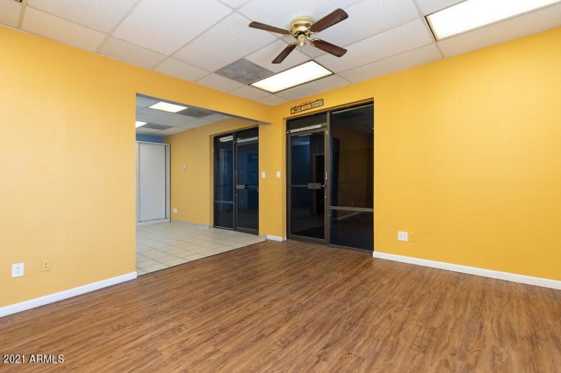 Suite 105 (4) L