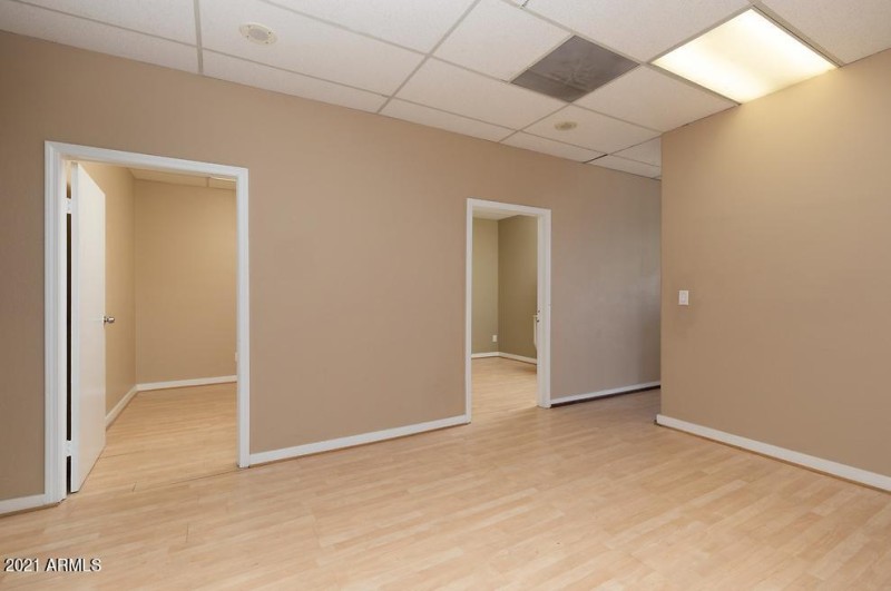 Suite 111 (1) L