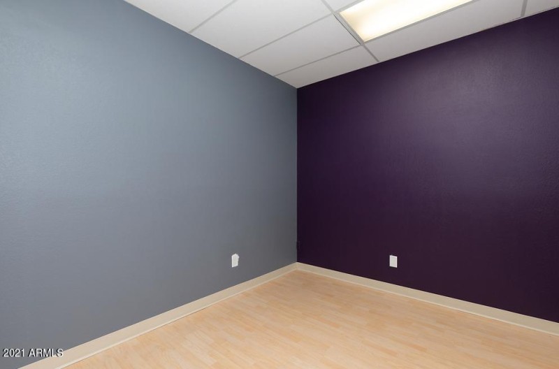 Suite 111 (4) L