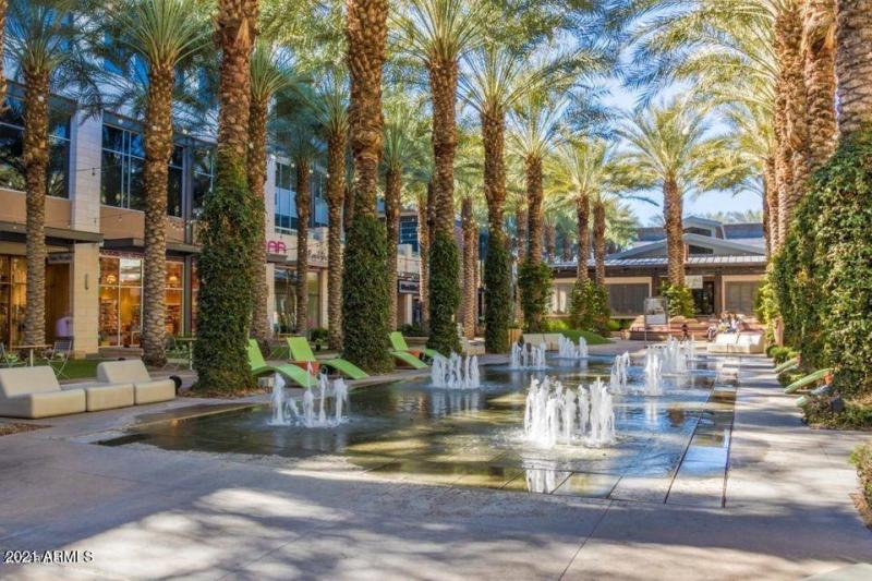 Near Scottsdale Quarter, Upscale Mall