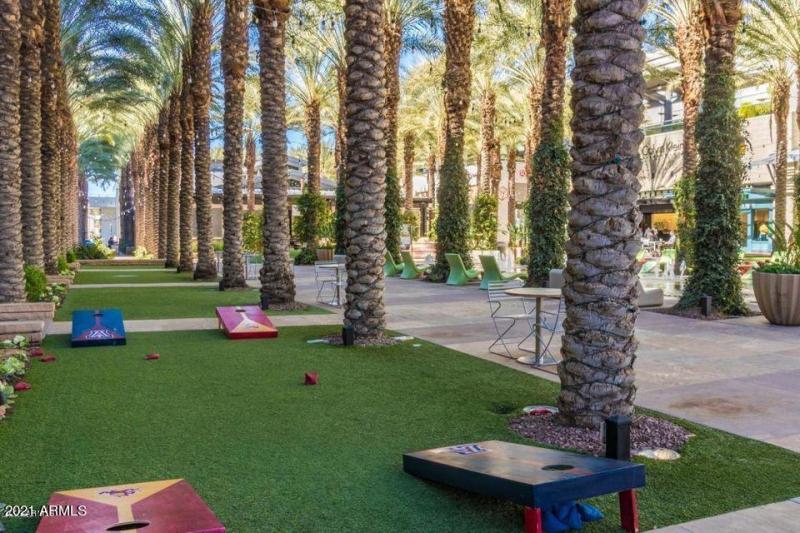 Scottsdale Quarter Cornhole