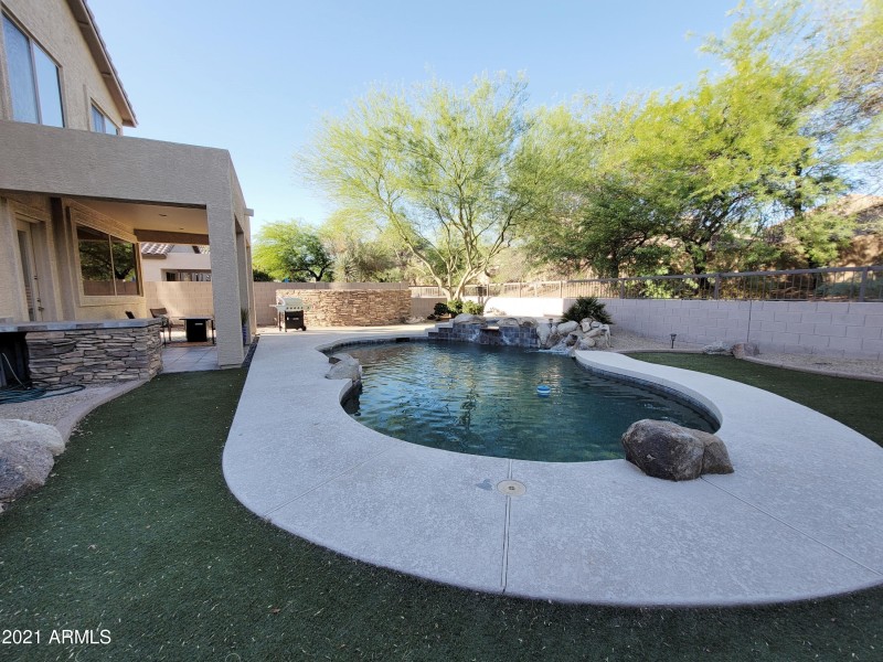 Gorgeous and Low Maintenance