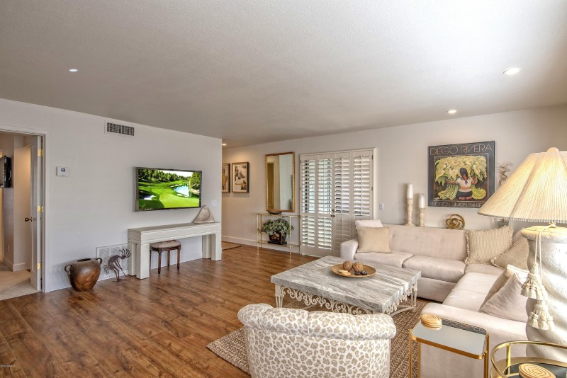 004_Living Room View