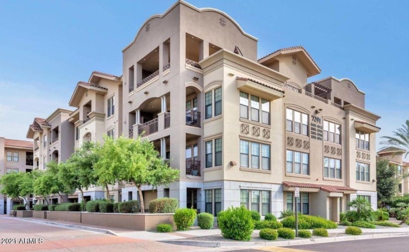 ground floor corner unit