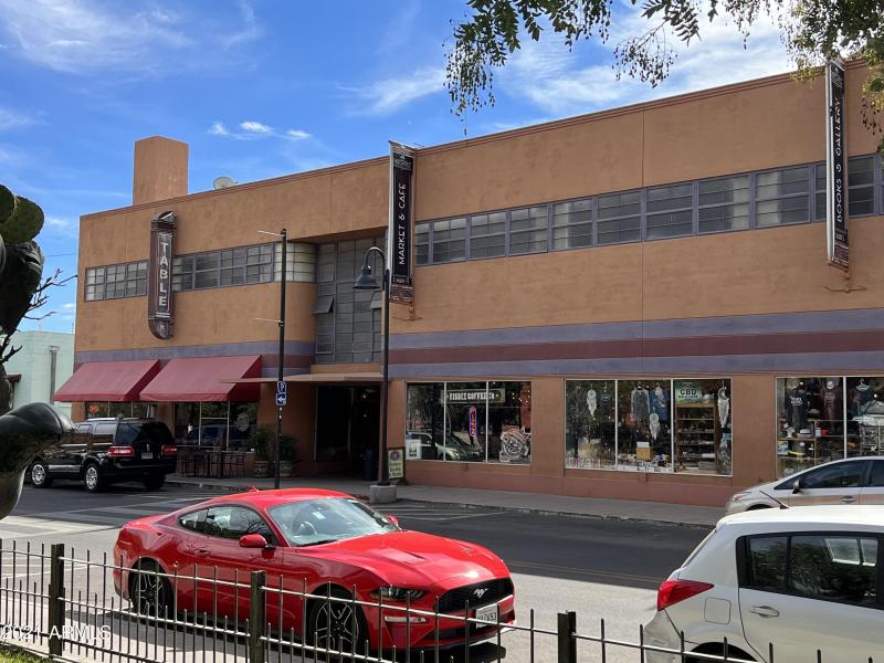 FRONT OF RESTAURNANT