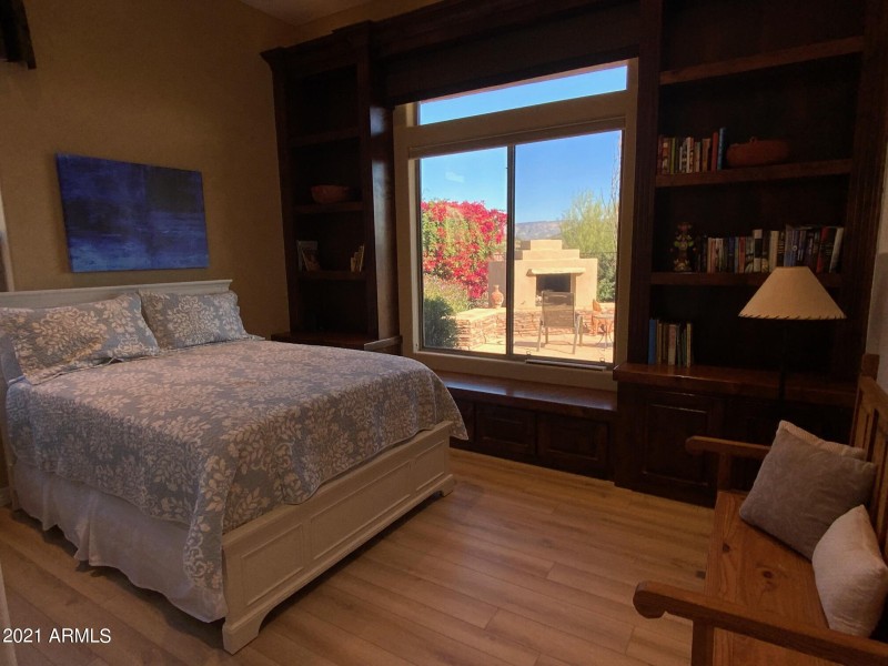 41609 N Signal Hill Ct