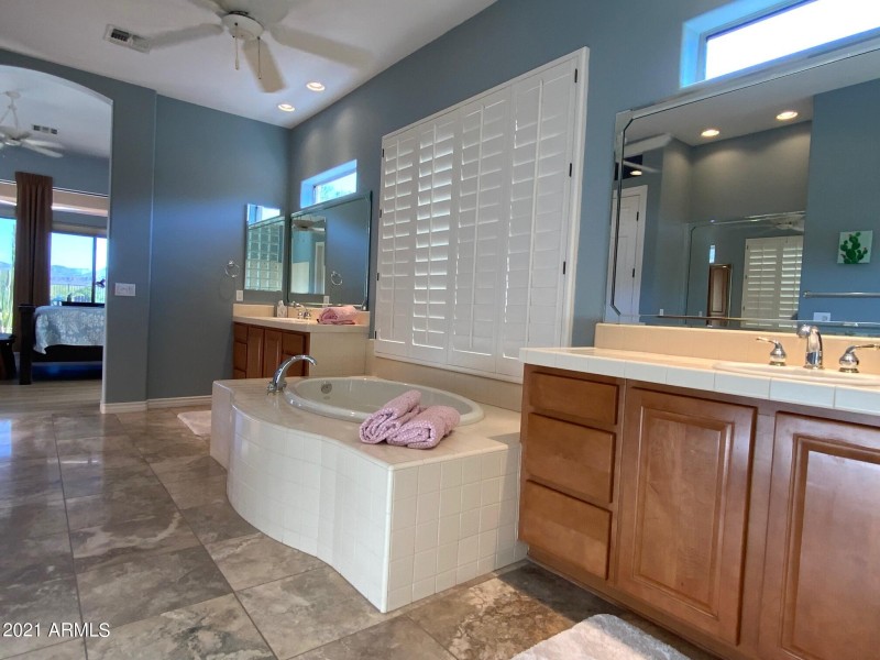 41609 N Signal Hill Ct