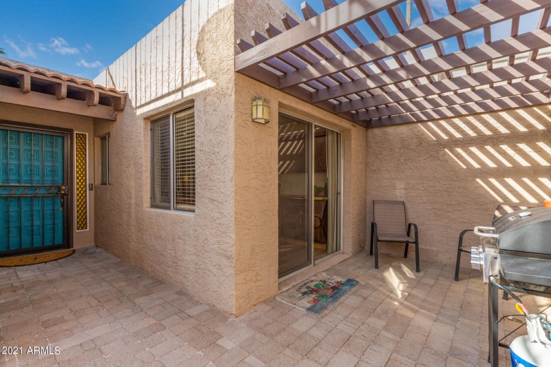 Front patio off the breakfast room