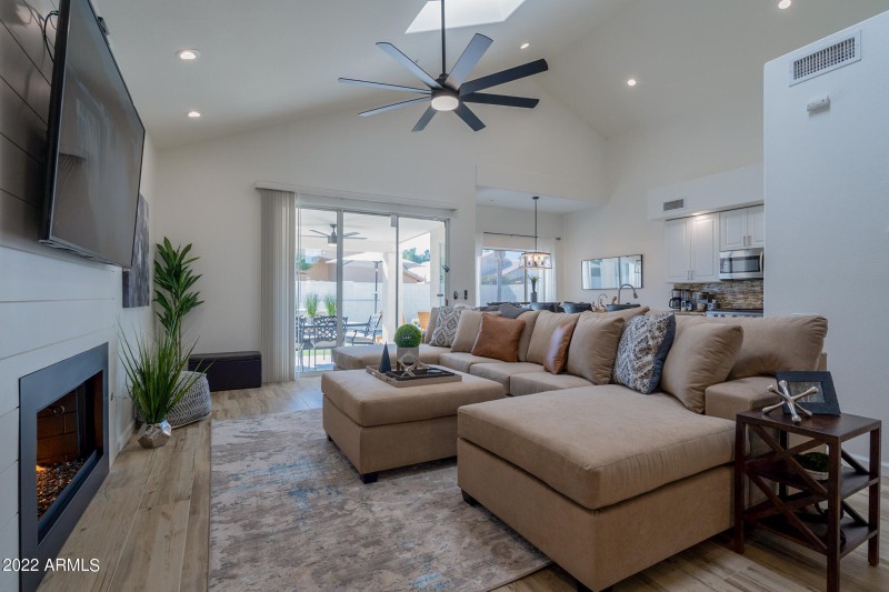 Vaulted Ceilings +Sky Lights