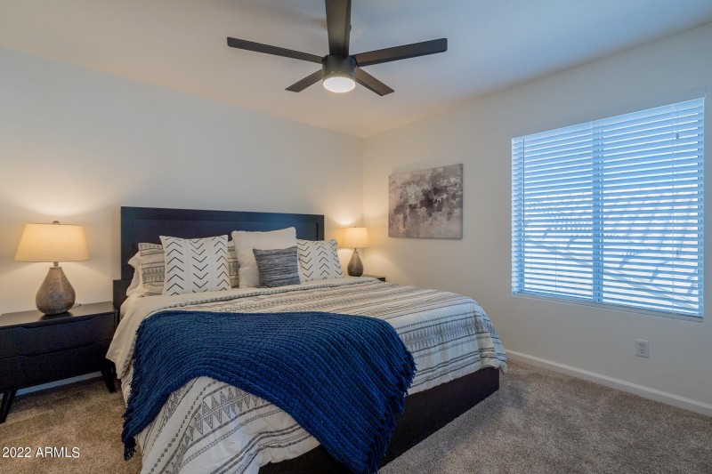 Bedroom 2: King Size Bed