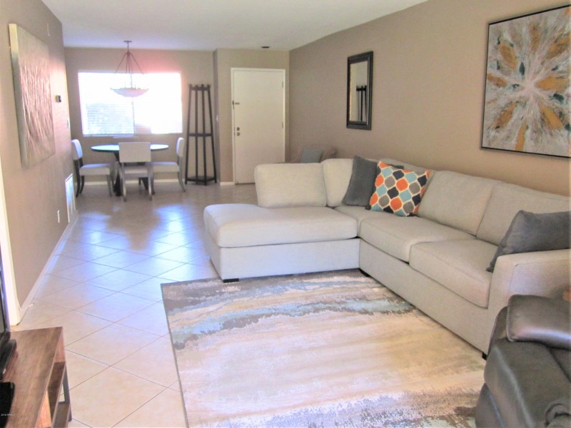 B11 U116 OPEN & AIRY ROOMS