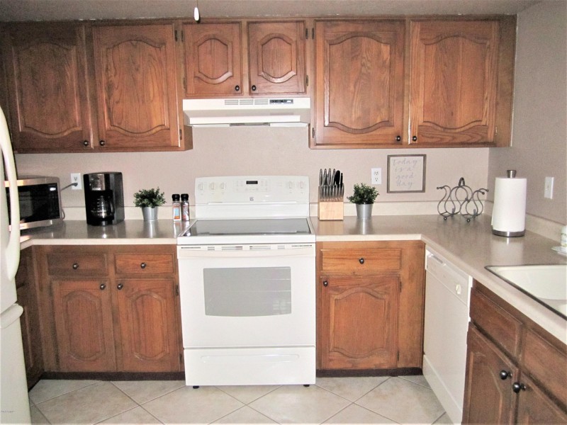 B11 U116 CONVENIENT KITCHEN