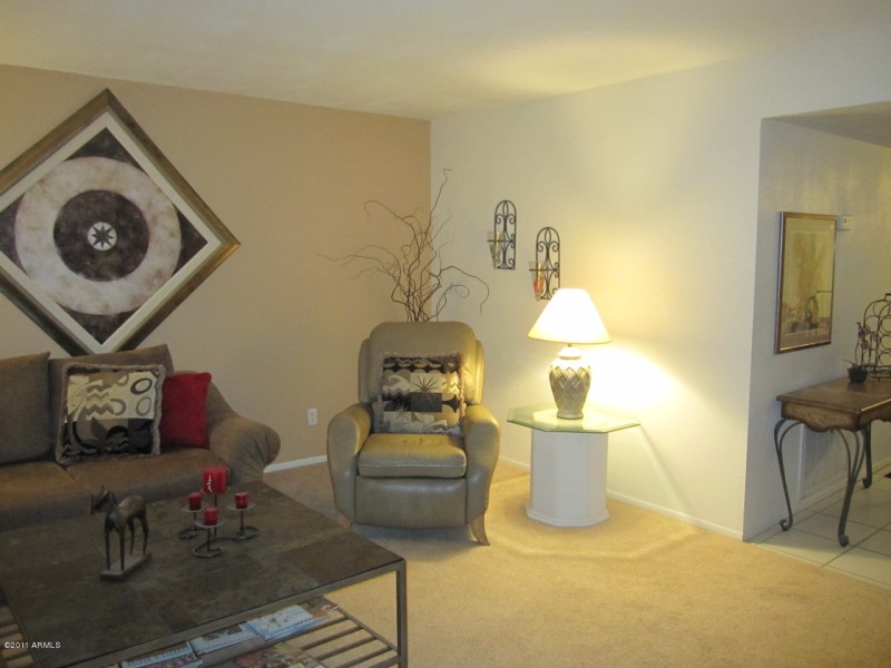 CDV Great Room - table