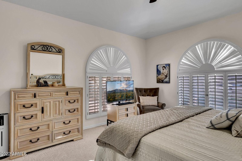 Bedroom with King Size Bed