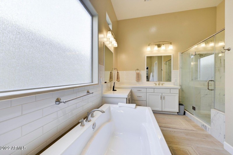 Master Tub