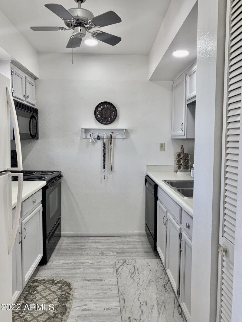 EBD44928-B1D8-417B-84D0-7A068A56FA8D_1_2