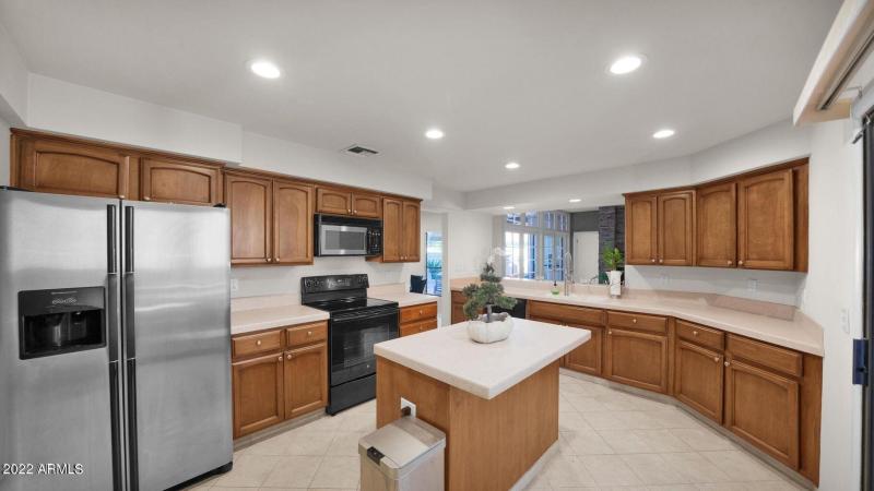 Large gourmet kitchen